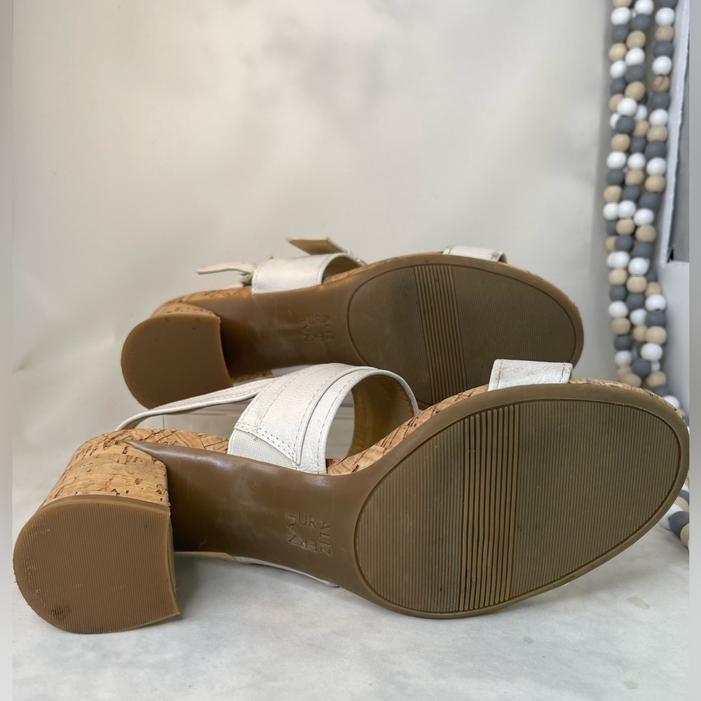 NATURALIZER Kaylee white faux leather block heel  comfort sandals size 11M - Picture 7 of 11